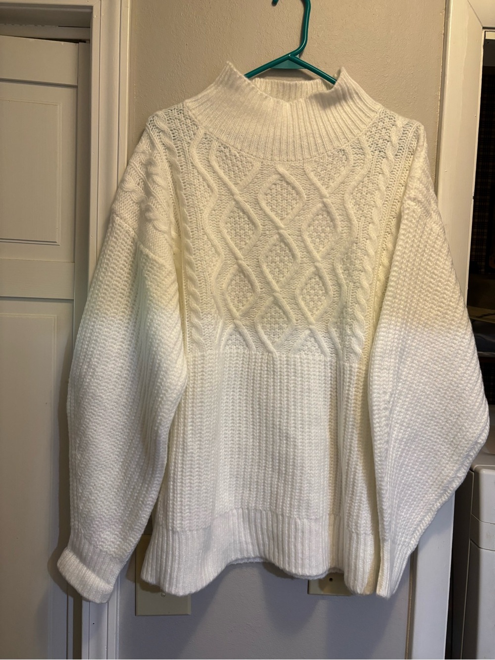 Beautiful White Cable-Knit Mock Neck Sweater Size Large